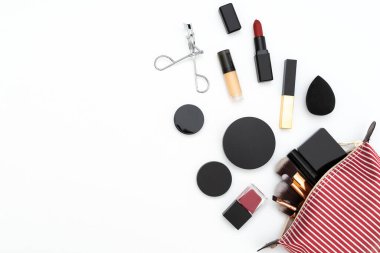 Poşet dekoratif kozmetik beyaz üzerine