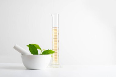 Alternatif bitki ilacıyla laboratuvar ve araştırma doğal cilt bakımı