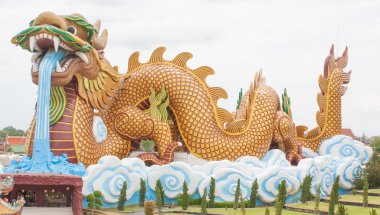 renkli dargon heykel