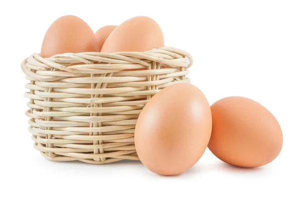 Яйцо в корзине — стоковое фото