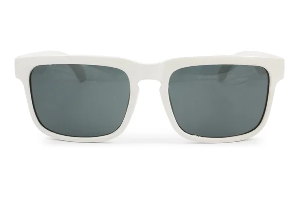 Lunettes de soleil blanches sur fond blanc — Photo