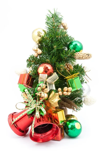 Beyaz arka plan üzerinde Noel ağacı — Stok fotoğraf