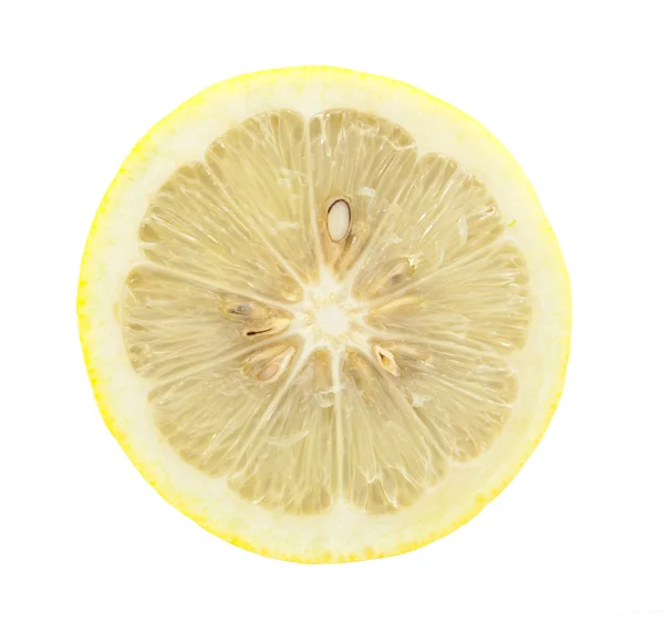 Кусок свежего лимона изолирован — стоковое фото