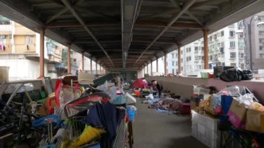 Hong Kong - 23 Ocak. 2020: İstasyona yığılmış bir sürü çanta ve bavul