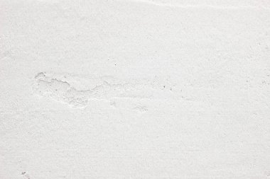 Islak beton duvar dokusu yakın plan. Çizikli sert çimento dokusu. Beyaz, gri duvar kağıdı soyut grunge arka plan. Taş duvar yüzeyi arka planı. Stok fotoğrafı