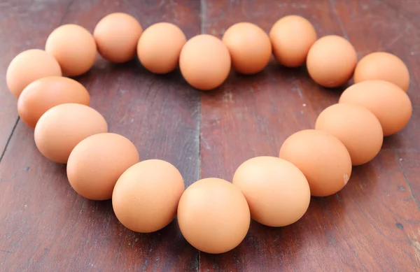 Яйца, форма сердца — стоковое фото