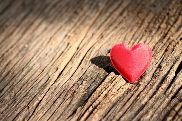 Sevgililer günü kırmızı kalp şeklinde — Stok fotoğraf