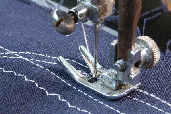 Working with sewing machine — Stock Photo, Image