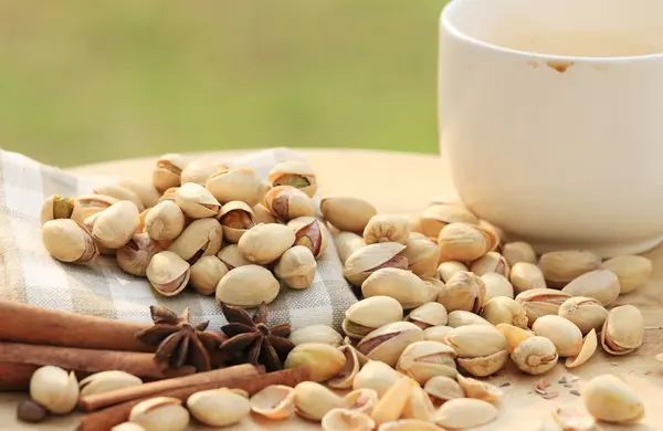 Pistachio nut and chinese herb — Stock Photo, Image