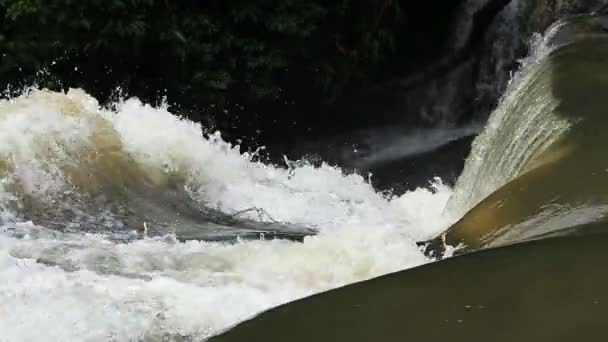 Haew Su Wat Waterfall, Khao Yai National park, Thailand. — Stock Video