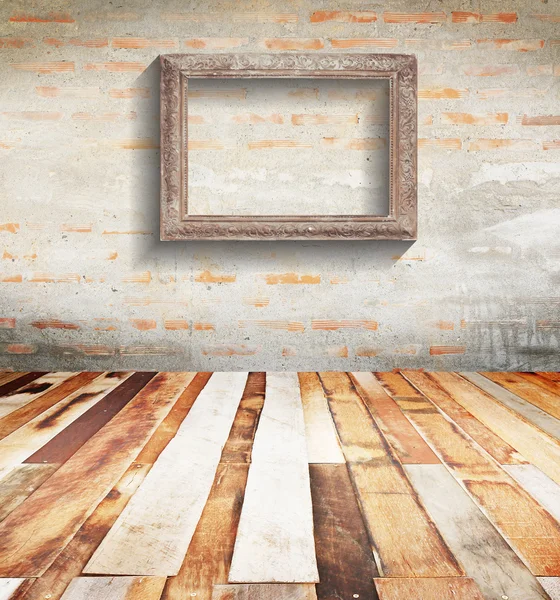 Clasic stil vechi cadru imagine din lemn pe perete de cărămidă, vintage . — Fotografie, imagine de stoc