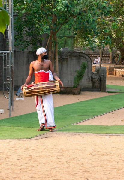 Anuradhapura Sri Lanka 2021 Jaya Sri Maha Bodhi Tapınağında Geleneksel — Stok fotoğraf