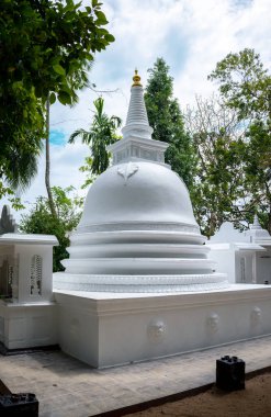 Gatabaruwa Raja Maha Viharaya Stupa