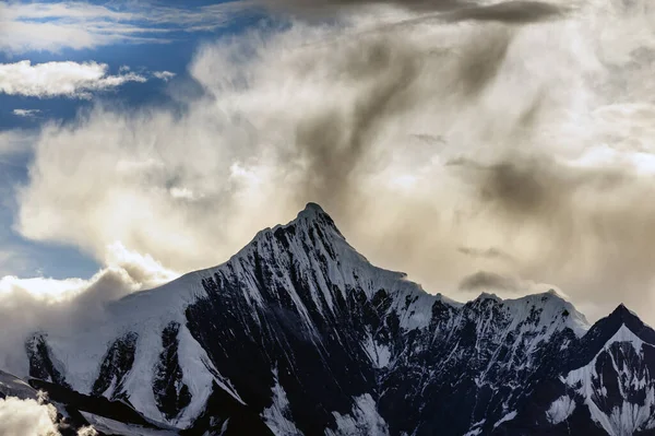 Pico Nevado Kawagarbo Kawa Karpo También Transcrito Como Kawadgarbo Khawakarpo — Foto de Stock