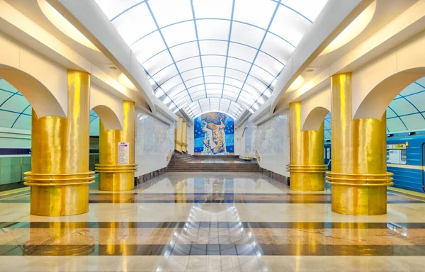 Underground Gold Glittering Mezhdunarodnaya Metro Station Saint Petersburg Opened End — Stock Photo, Image