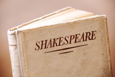 Shakespeare tarafından eski bir kitap