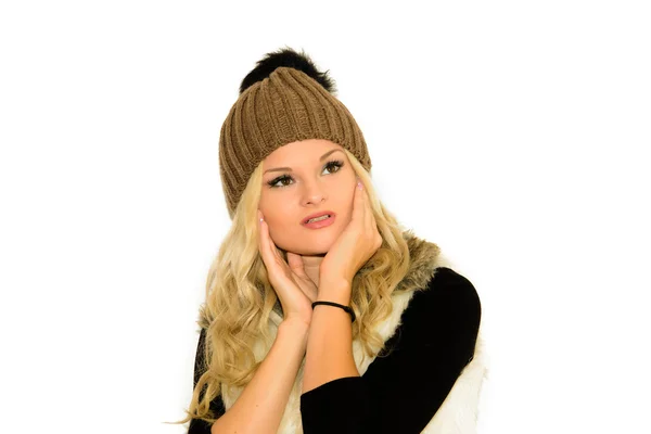 Joven rubia con gorra y chaleco — Foto de Stock