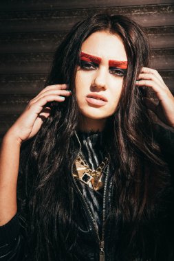 kız makyaj parlak ve uzun saç