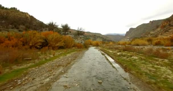 4k Antenne, Flug entlang eines Flussbettes, Andalusien, Spanien — Stockvideo