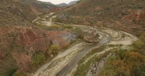 4k antenn, flyg längs en flodbädd, Andalusien, Spanien — Stockvideo