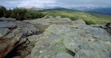 4k anteni, uçuş boyunca dağlar, Endülüs, İspanya ve kayalar arasında