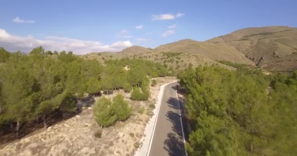 4k Antenne, Flug über eine Schlucht und einen Fluss in Andalusien, Spanien — Stockvideo