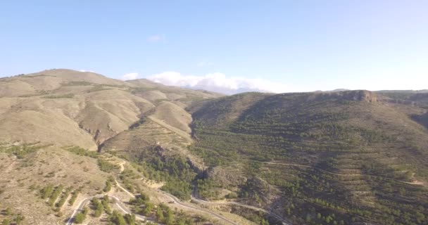 4k Antenne, Flug über eine Schlucht und einen Fluss in Andalusien, Spanien — Stockvideo