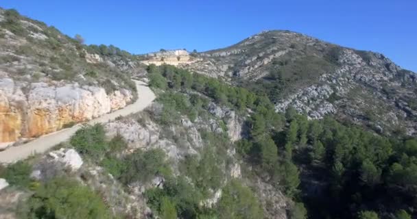 Aérea 4K, Vuelo sobre un paisaje épico andaluz con vista panorámica, España — Vídeo de stock