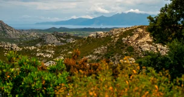 4k, Zeitraffer, Bergkette bei Urtaca, Korsika — Stockvideo