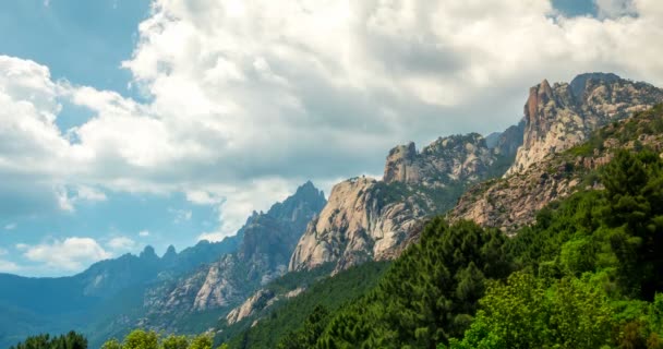 4K, lapso de tempo, gama de montanhas em Col De Bavella, Córsega — Vídeo de Stock