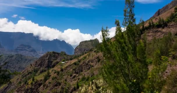 4k, idő telik el, epikus felhők-hegység, Cilaos, Reunion — Stock videók