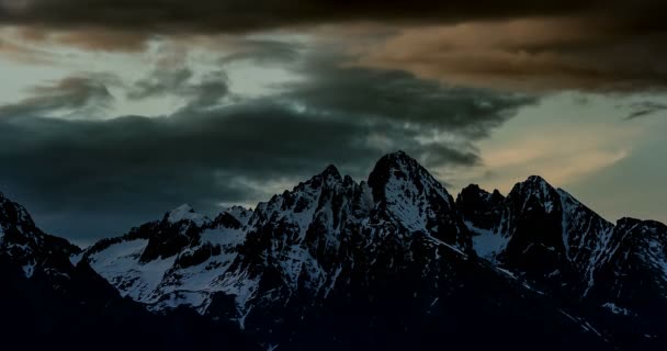 4K, Time Lapse, Epic Doomy Clouds Above High Tatra Mountain Range, Eslováquia — Vídeo de Stock