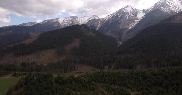 4K Aerial, High Tatra Mountain Range, Словакия — стоковое видео