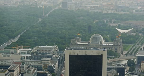 4K, Vista desde la Torre de TV de Berlín, Reichstag, Berlín — Vídeo de stock