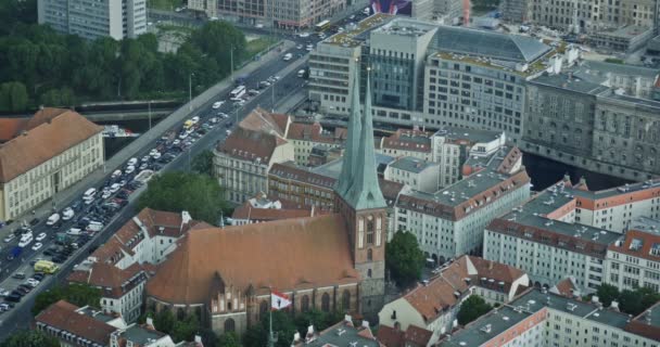 4k, widok z Berlina Tv Tower, Nikołaj Kościoła, Berlin — Wideo stockowe