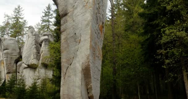 4k, rotsen Dolni Adrspach-Teplice, Tsjechië — Stockvideo