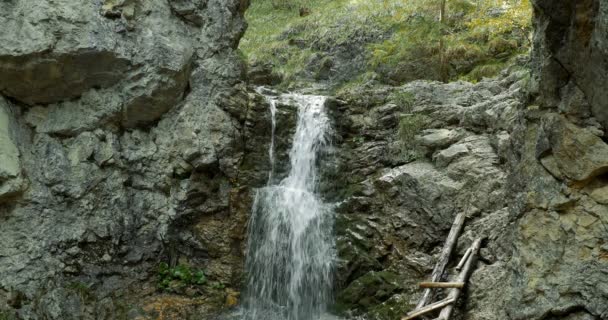 4K, Kvacianska Dolina Waterfall, Eslovaquia — Vídeo de stock