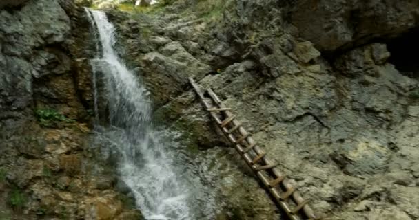 4K, водопад Квачанска Долина, Словакия — стоковое видео