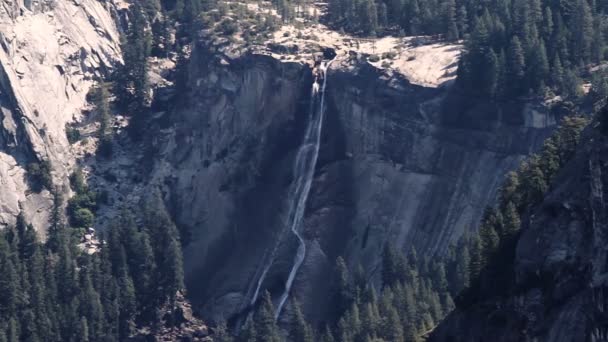 Cascata nel Yosemite Nationalpark, Stati Uniti — Video Stock