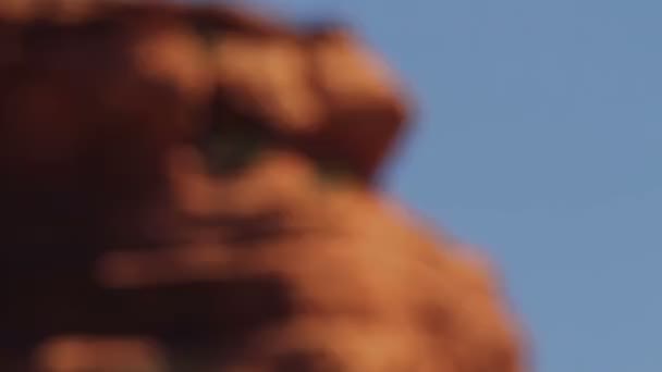 Rode rotsen op pagina Springs Desert, Arizona, Verenigde Staten — Stockvideo