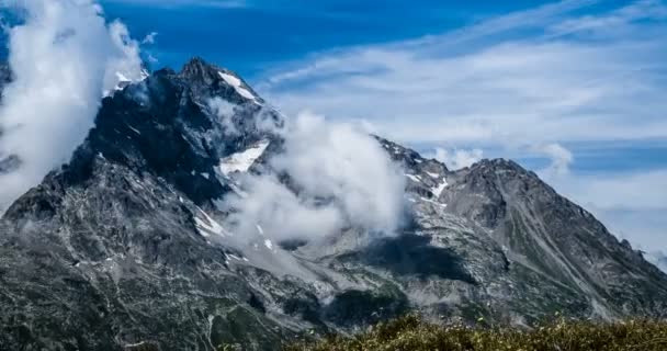 4k, Time Lapse, wolkenvorming op Col Du Lautaret, Frankrijk - koude versie, Pan — Stockvideo