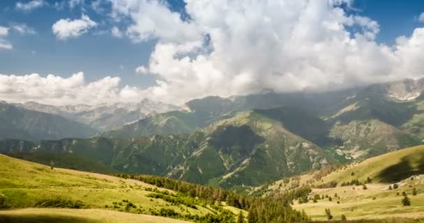 4K, Time lapse, Nuages sur la chaîne de montagnes italienne — Video