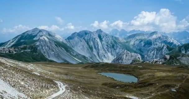 4k, zaman atlamalı, Rocca La Meija dağ silsilesi, Fransa - epik görünümü soğuk sürümü, Pan — Stok video