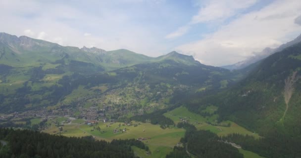 4k antenna, Flying at Col de La Croix, Svájc-natív változat — Stock videók