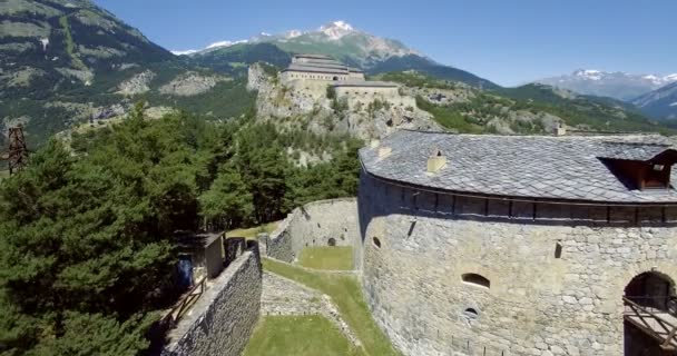 4k Aerial, Fyling Above Fort Victor-Emmanuel, Fransa - dereceli versiyonu — Stok video
