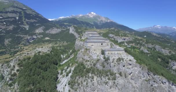 4K aerial, Fyling powyżej Fort Victor-Emmanuel, Francja-wersja natywna — Wideo stockowe