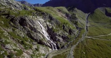 4 k anteni, şelaleler uçan Rifugio Scarfiotti, İtalya