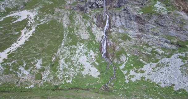 4K Aerial, Flying Above Waterfalls at Rifugio Scarfiotti, Italy — стоковое видео