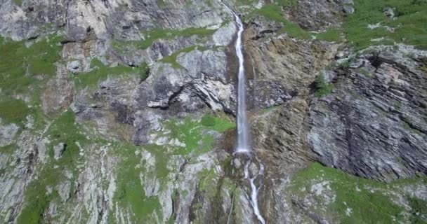 4K Aerial, Flying Above Waterfalls at Rifugio Scarfiotti, Italy — стоковое видео