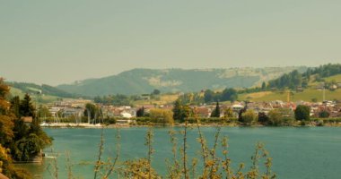 4k, Brienzersee, İsviçre - Dereceli ve stabilize versiyonu. Kameradan doğrudan yerel malzemeyi de izleyin.